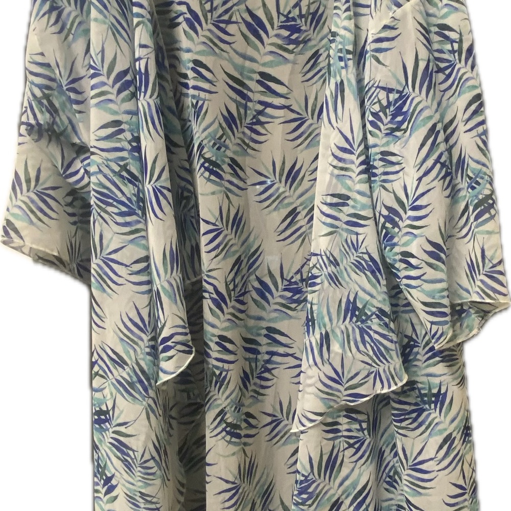 LuLaRoe Blue and Green Leaf Pattern Kimono